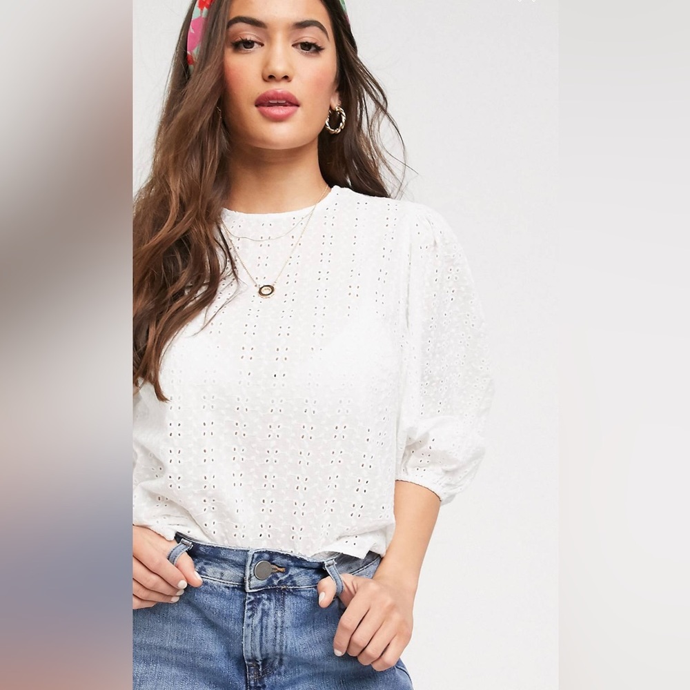 SOLD New Look Broderie Puff Sleeve Blouse
